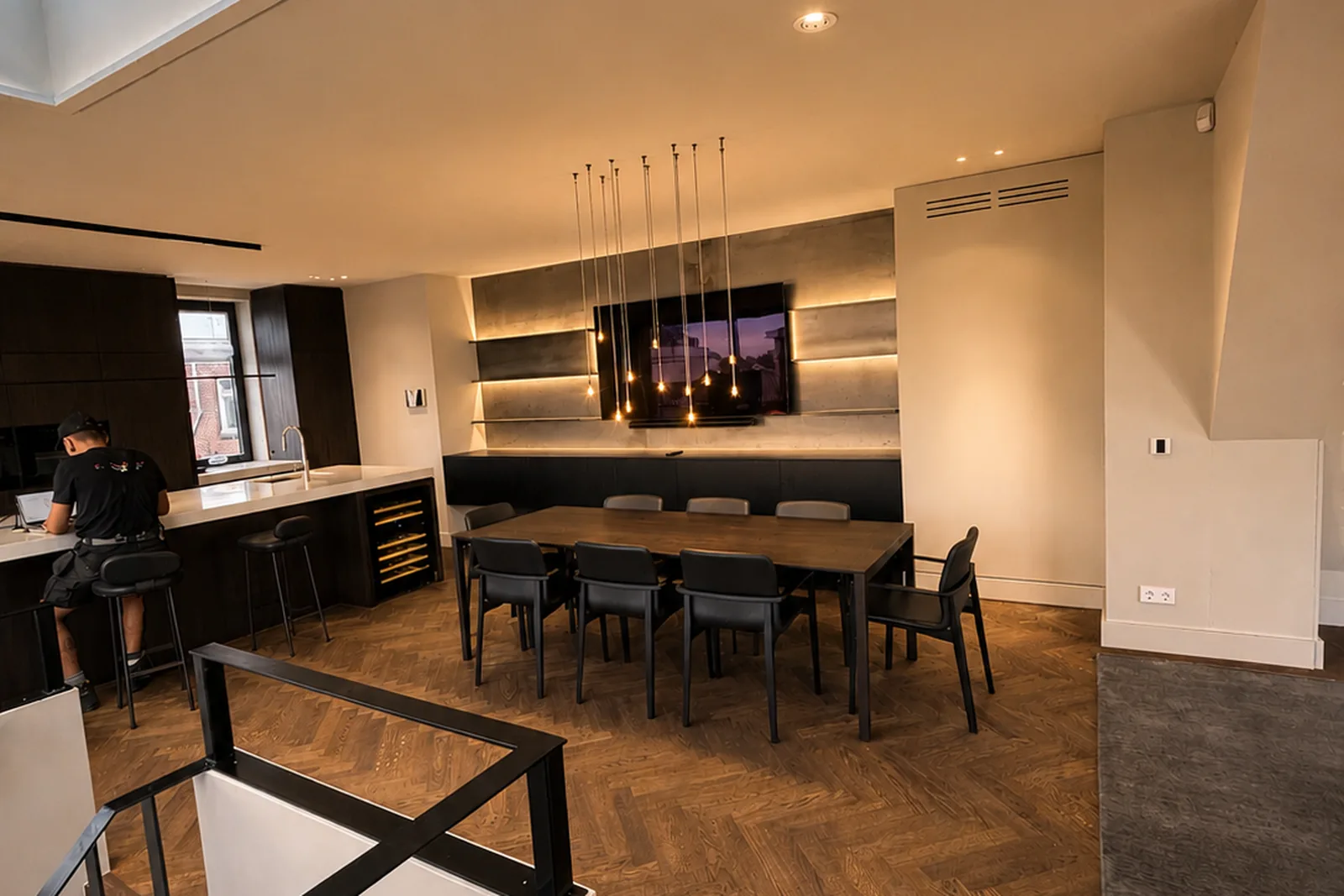 Sfeervolle verlichting in een luxe interieur geïnstalleerd door Donck Elektrotechniek in Mijdrecht